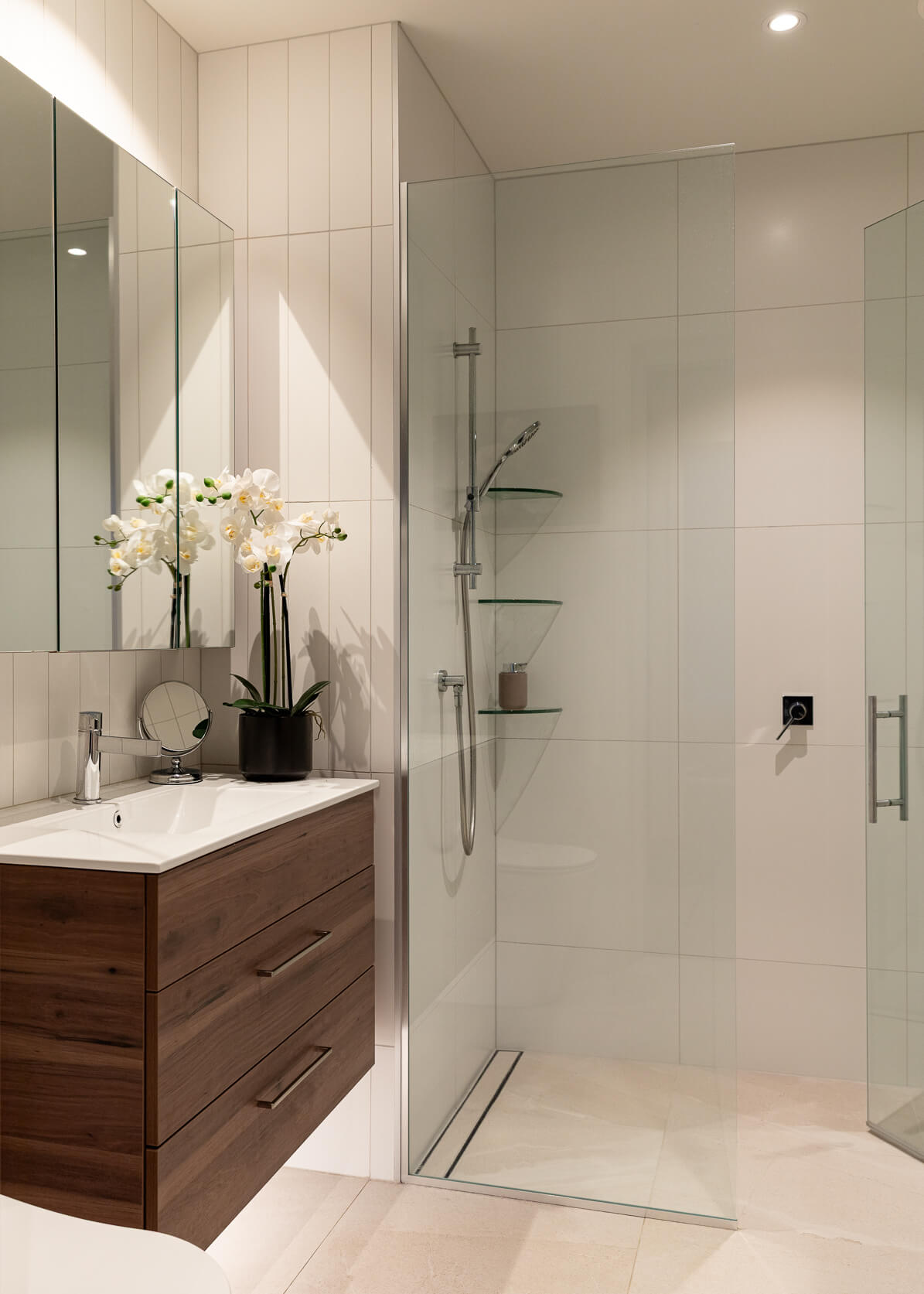 5 Perennial Place Interior Image Bathroom